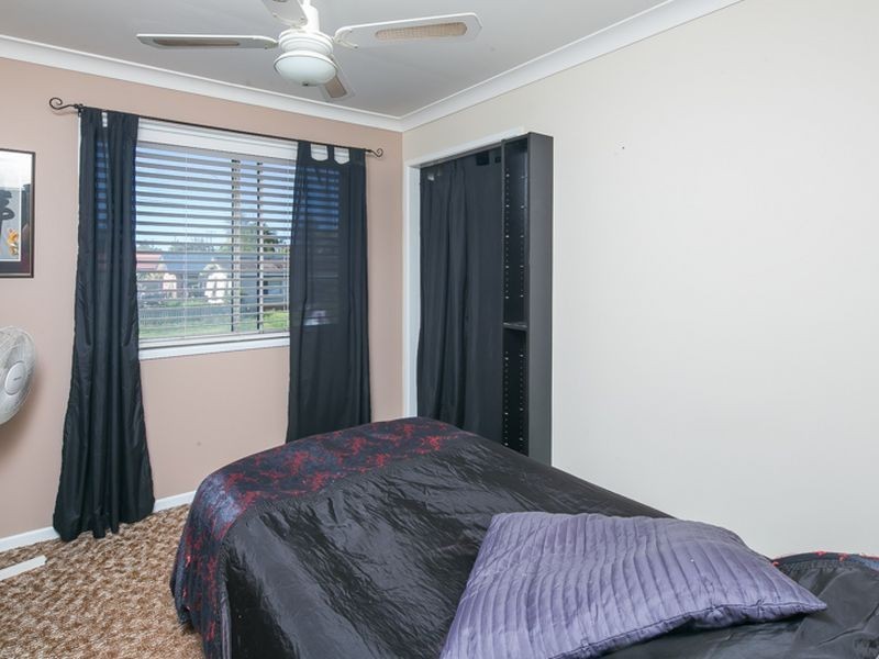 18 Marine Street, Redland Bay QLD 4165