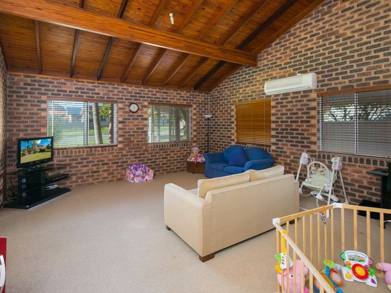 18 Marine Street, Redland Bay QLD 4165