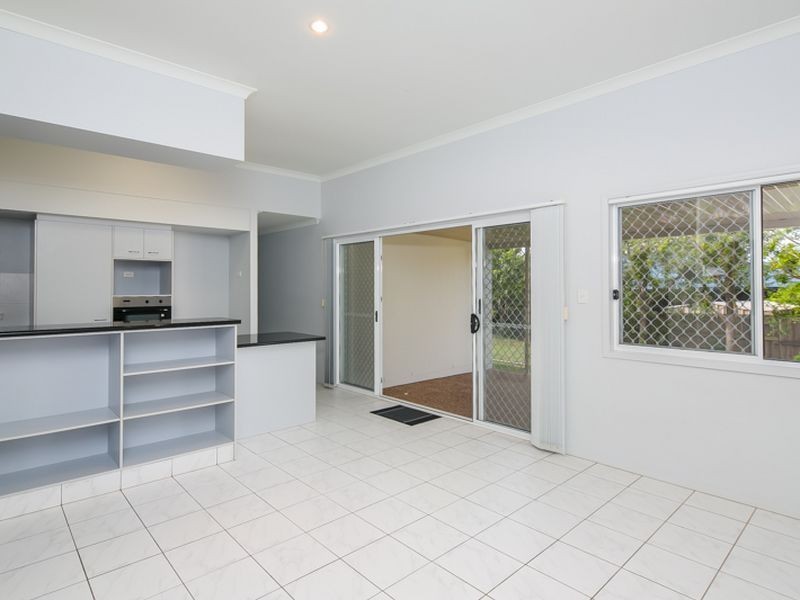 30 Spinnaker Circuit, Redland Bay QLD 4165