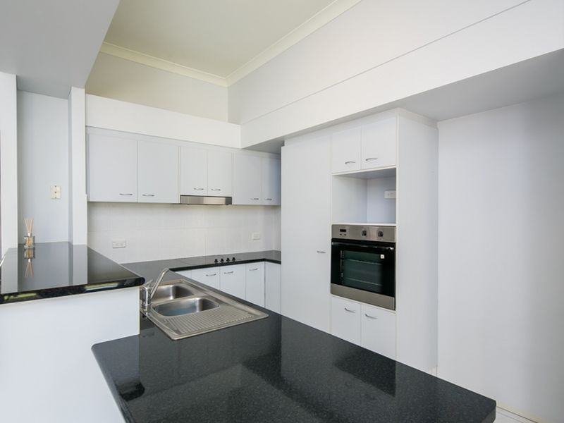 30 Spinnaker Circuit, Redland Bay QLD 4165