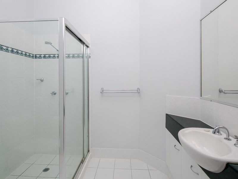 30 Spinnaker Circuit, Redland Bay QLD 4165