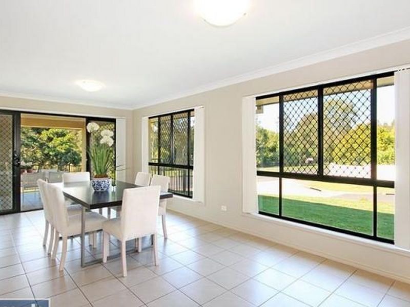 28 Habitat Drive, Redland Bay QLD 4165