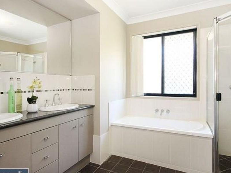 28 Habitat Drive, Redland Bay QLD 4165