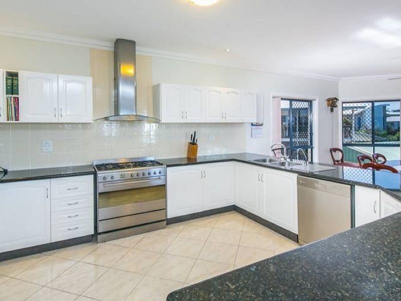 17 Bedarra Street, Redland Bay QLD 4165