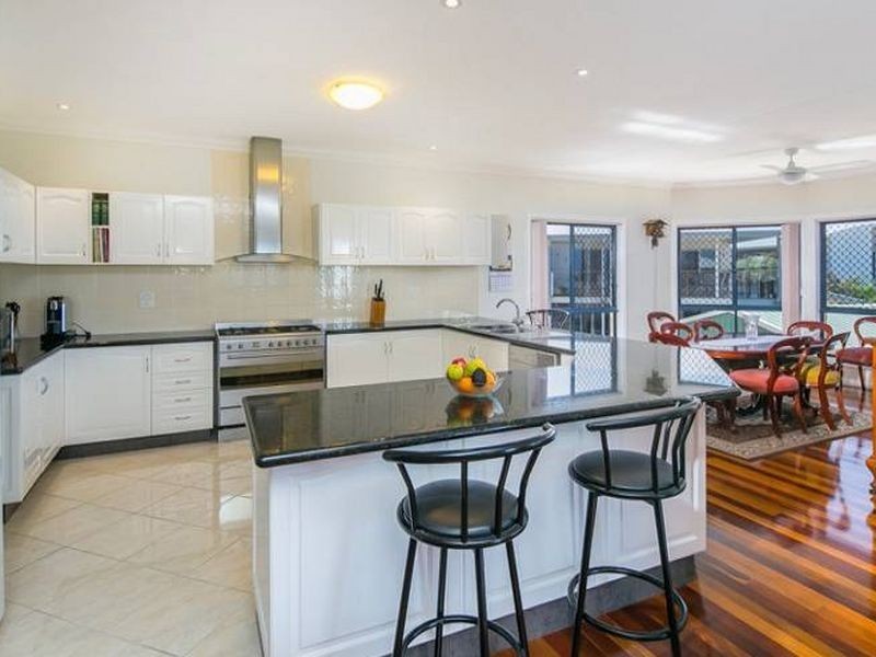 17 Bedarra Street, Redland Bay QLD 4165