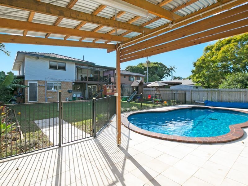 213 James Street, Redland Bay QLD 4165