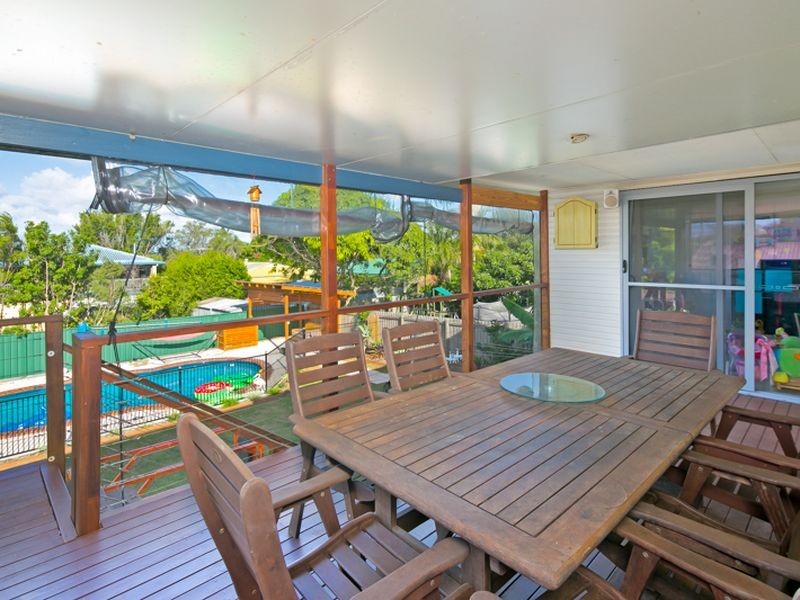 213 James Street, Redland Bay QLD 4165