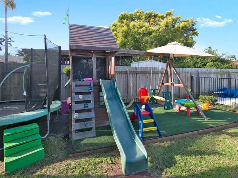 213 James Street, Redland Bay QLD 4165