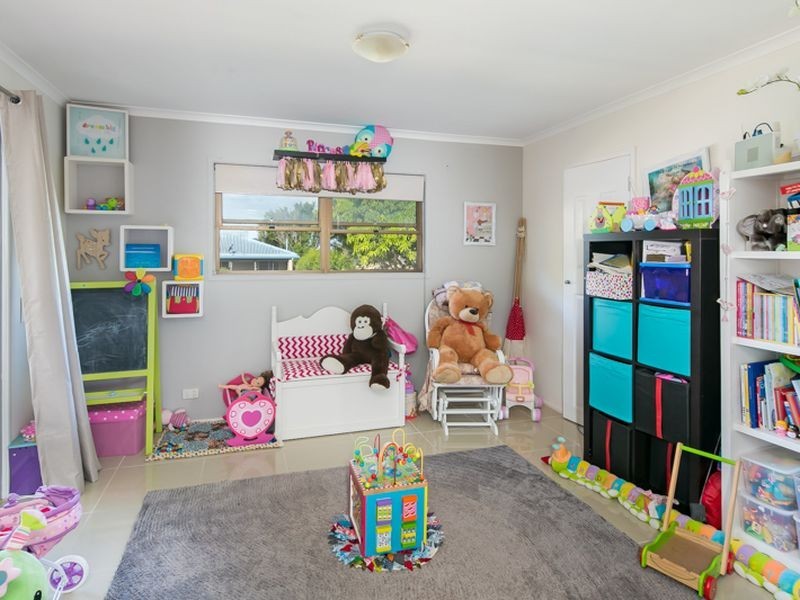 213 James Street, Redland Bay QLD 4165