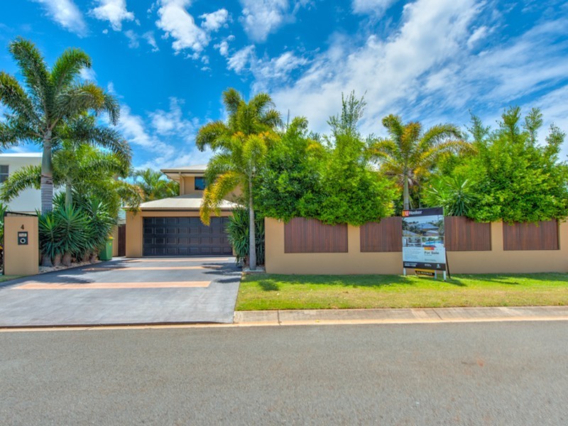 4 Huntly Place, Redland Bay QLD 4165