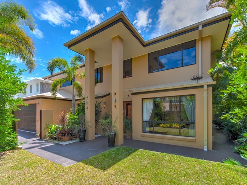 4 Huntly Place, Redland Bay QLD 4165
