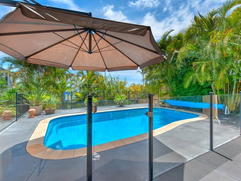 4 Huntly Place, Redland Bay QLD 4165