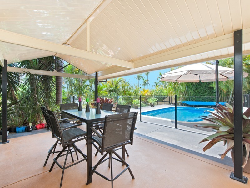 4 Huntly Place, Redland Bay QLD 4165