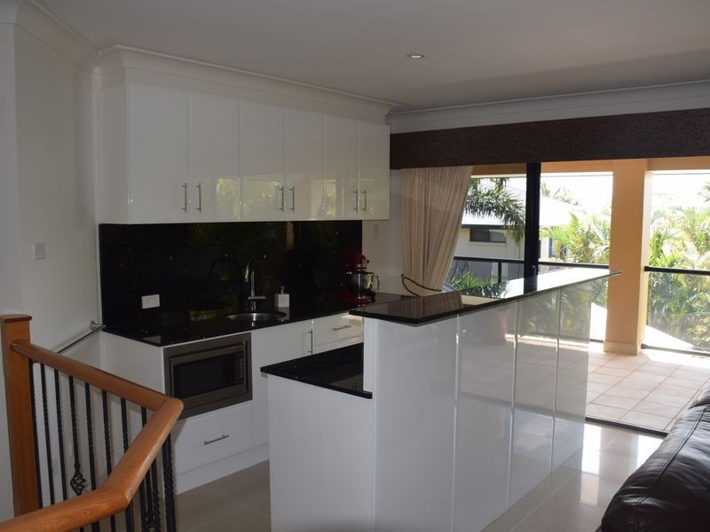 4 Huntly Place, Redland Bay QLD 4165