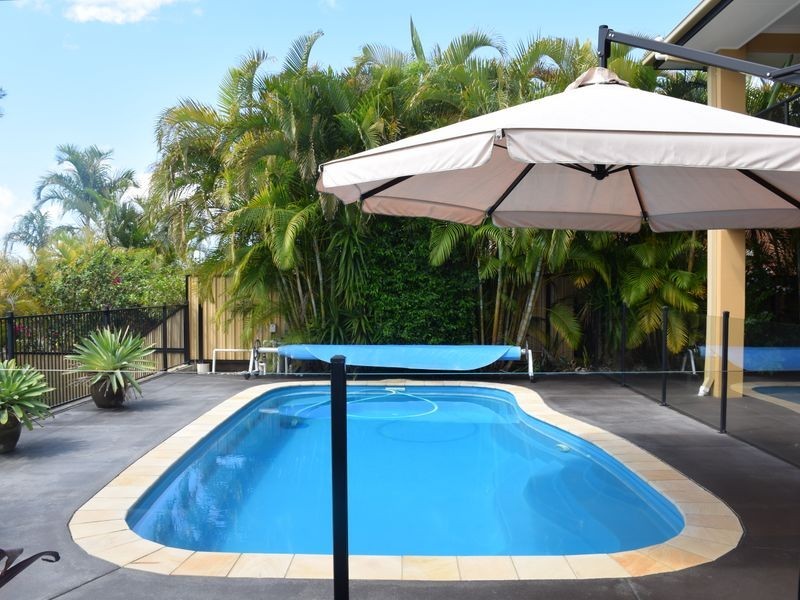 4 Huntly Place, Redland Bay QLD 4165