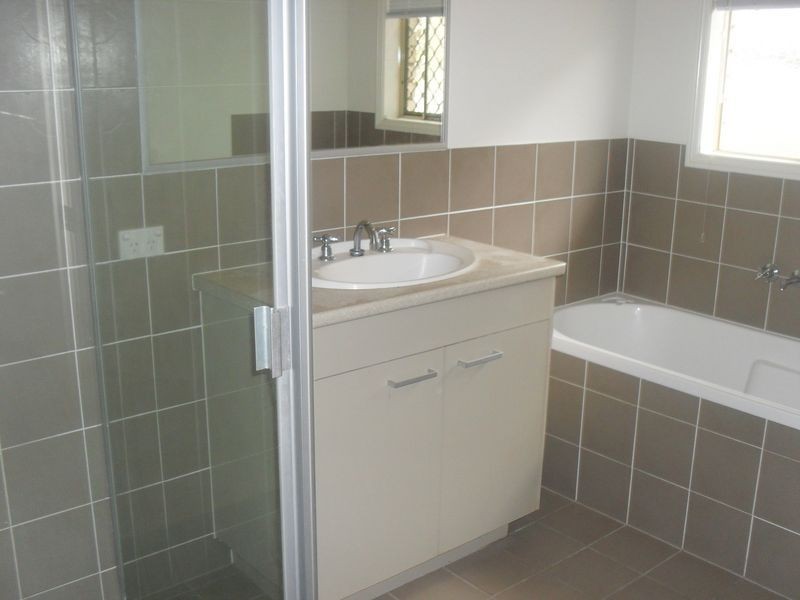 16 LIME STREET, Redland Bay QLD 4165