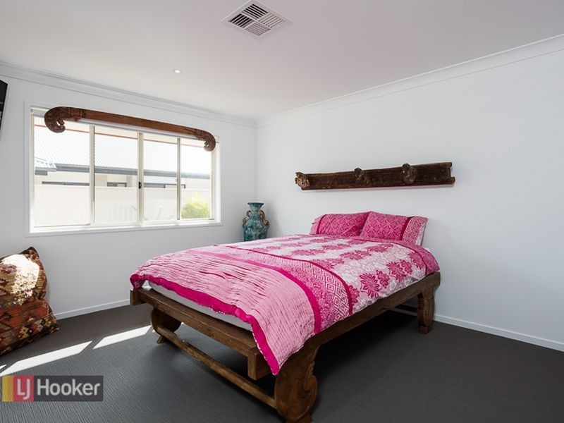 21 Willis Close, Redland Bay QLD 4165