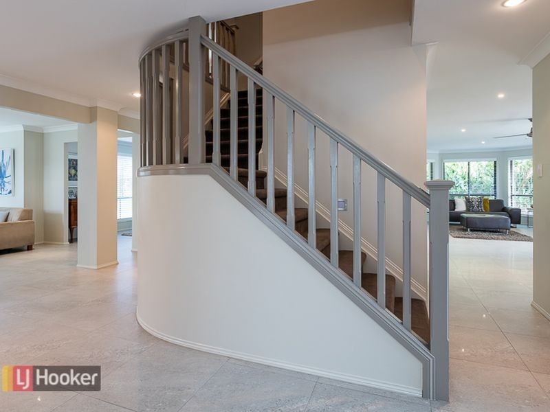 8 Epsom Court, Carindale QLD 4152