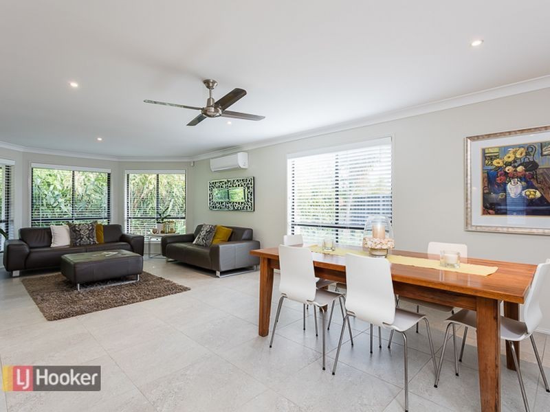 8 Epsom Court, Carindale QLD 4152