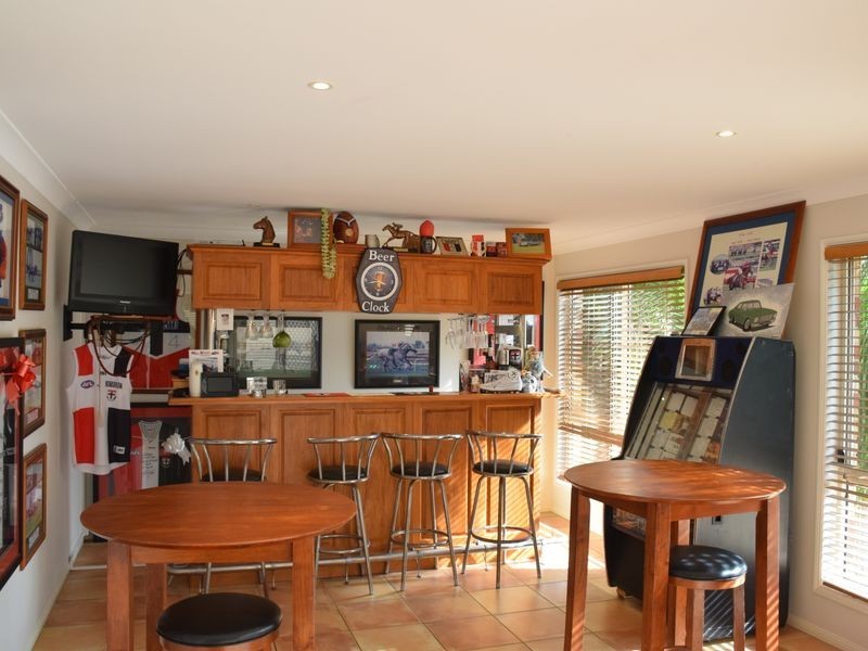 5 Creedin Court, Redland Bay QLD 4165