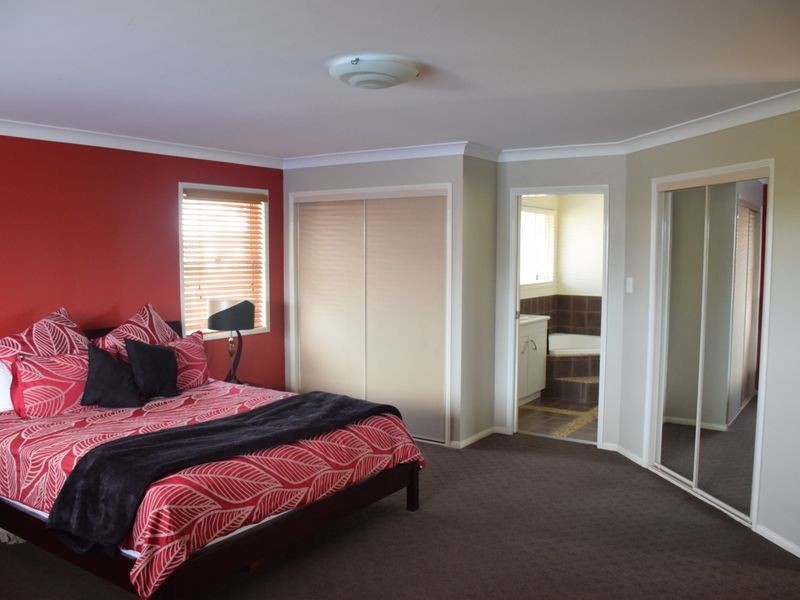 5 Creedin Court, Redland Bay QLD 4165