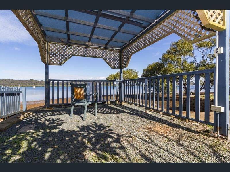 30 Emerson Street, Russell Island QLD 4184