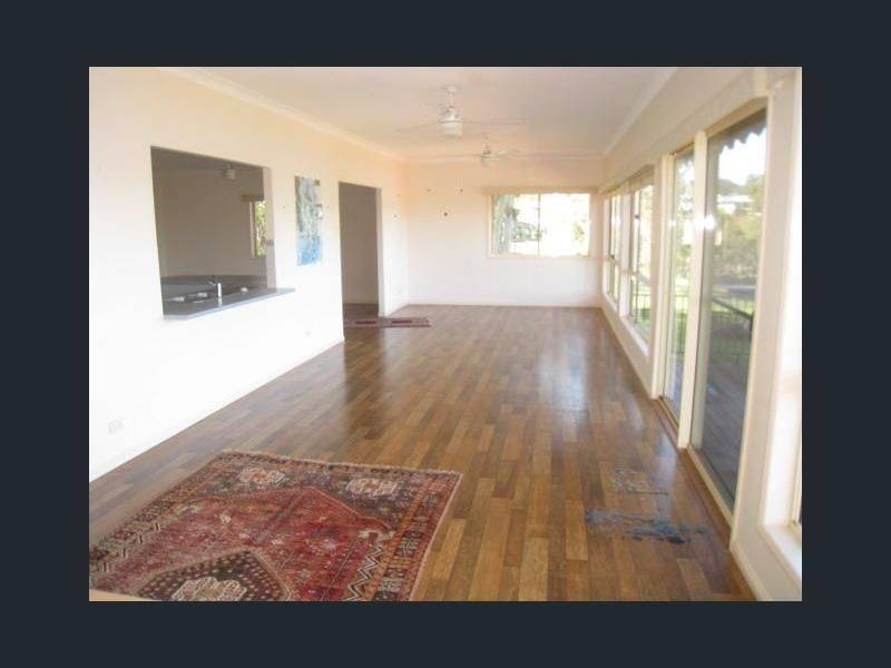 30 Emerson Street, Russell Island QLD 4184