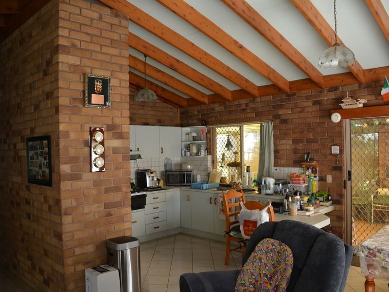 8-10 Marks Road, Russell Island QLD 4184