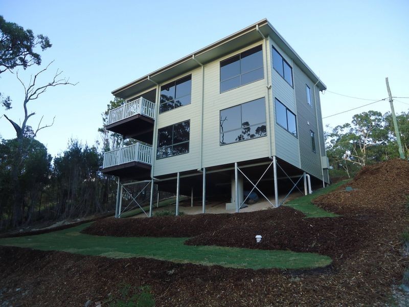 12 Leichhardt Tce, Russell Island QLD 4184