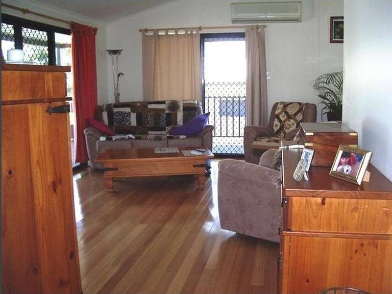 11 Cross Street, Macleay Island QLD 4184