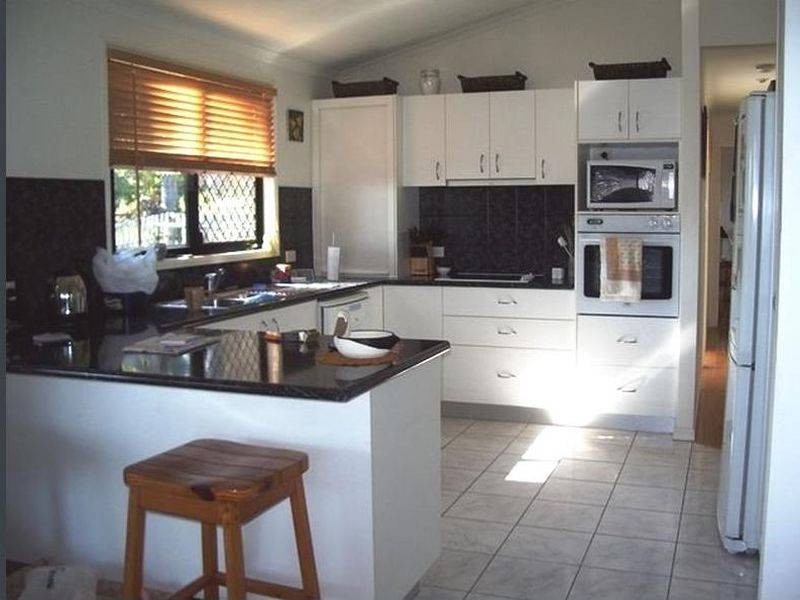 11 Cross Street, Macleay Island QLD 4184