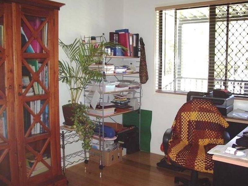 11 Cross Street, Macleay Island QLD 4184