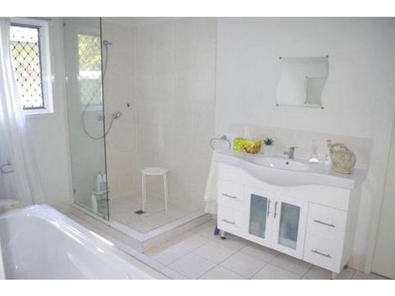 56 Alexander Street, Macleay Island QLD 4184