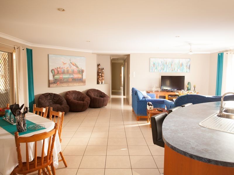 29 Spinnaker Circuit, Redland Bay QLD 4165