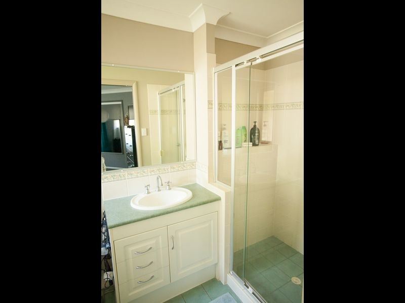 29 Spinnaker Circuit, Redland Bay QLD 4165