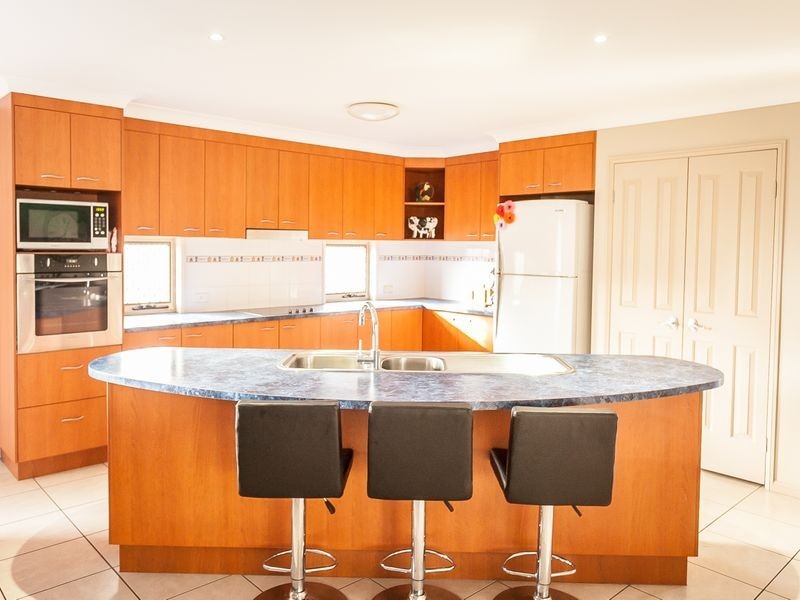 29 Spinnaker Circuit, Redland Bay QLD 4165