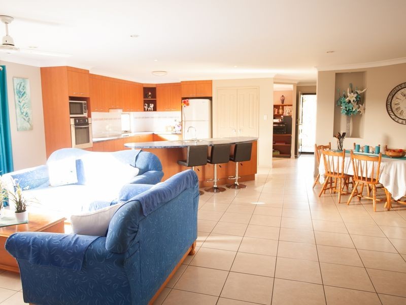 29 Spinnaker Circuit, Redland Bay QLD 4165