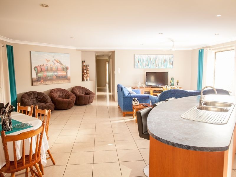 29 Spinnaker Circuit, Redland Bay QLD 4165