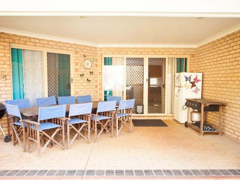 29 Spinnaker Circuit, Redland Bay QLD 4165