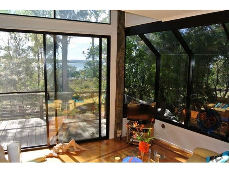 20 The Esplanade, Karragarra Island QLD 4184