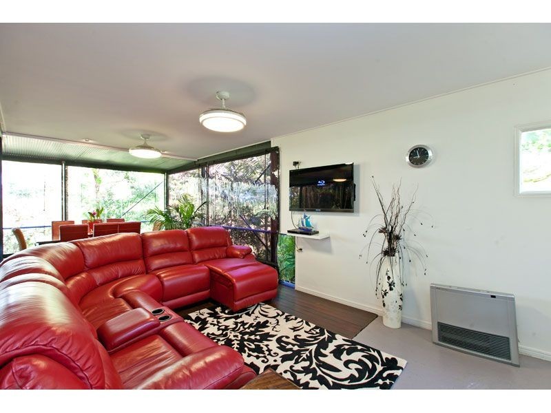 82 Treasure Island Avenue, Karragarra Island QLD 4184