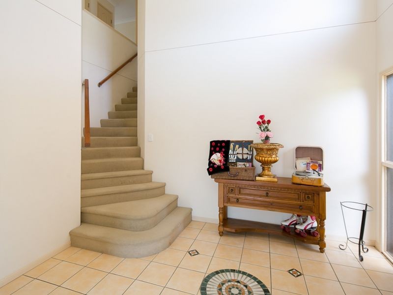 1 Lindeman Place, Redland Bay QLD 4165