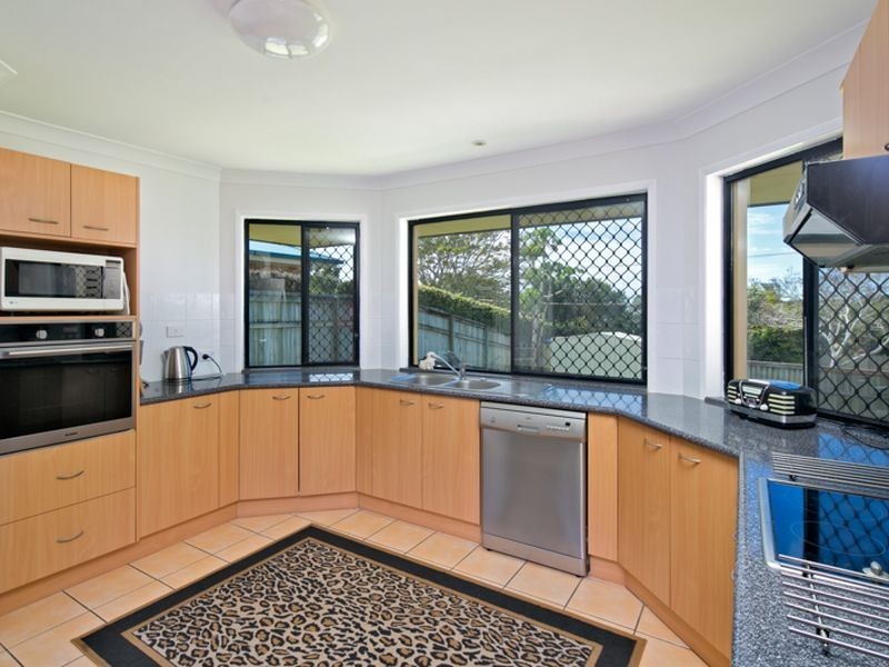 1 Lindeman Place, Redland Bay QLD 4165