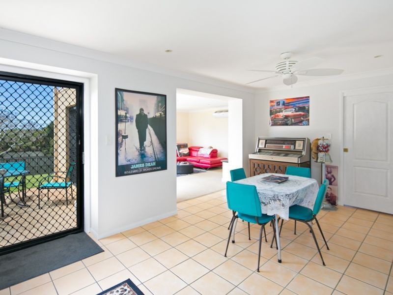 1 Lindeman Place, Redland Bay QLD 4165