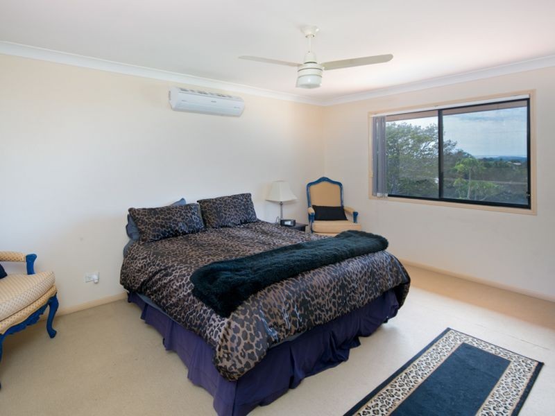 1 Lindeman Place, Redland Bay QLD 4165