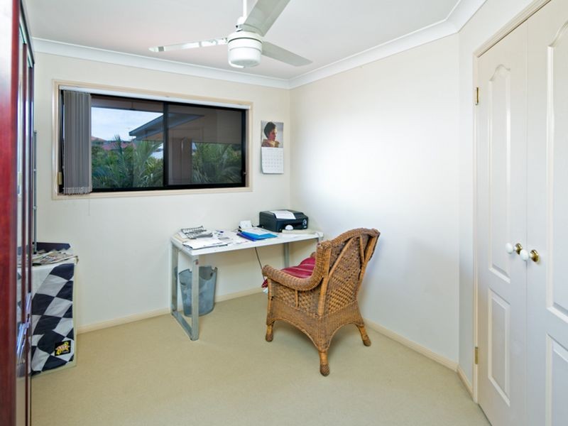 1 Lindeman Place, Redland Bay QLD 4165