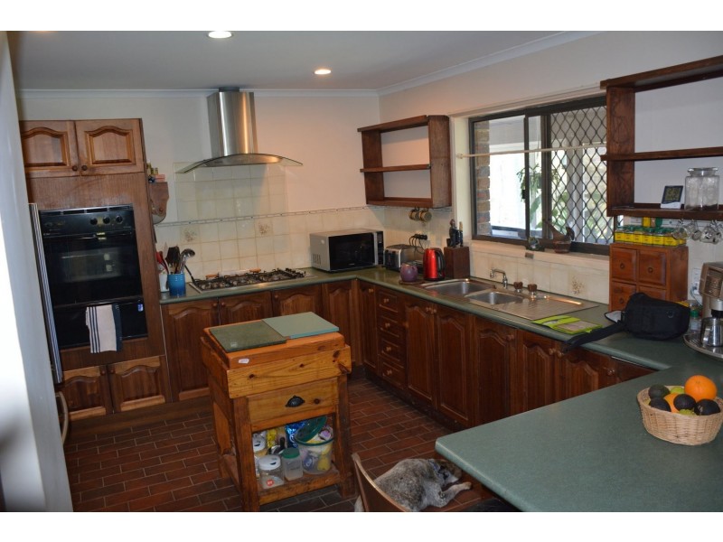 20 Crescent Drive, Russell Island QLD 4184