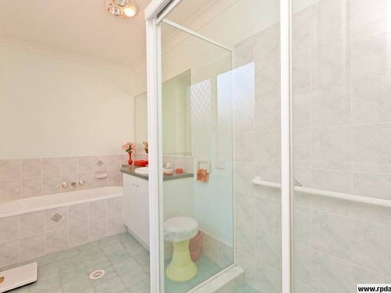 7 BUCKLER COURT, Redland Bay QLD 4165