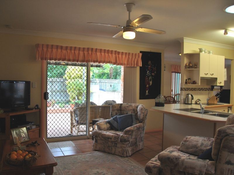 1 Buckler Court, Redland Bay QLD 4165