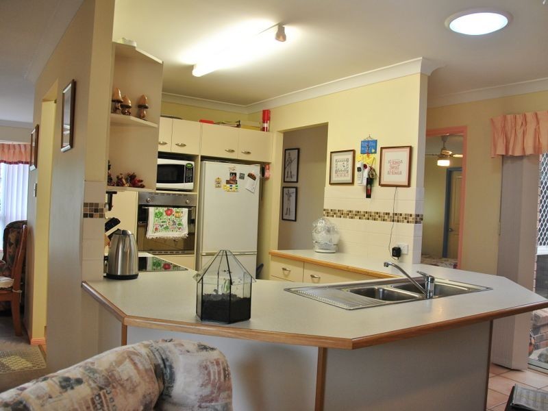 1 Buckler Court, Redland Bay QLD 4165